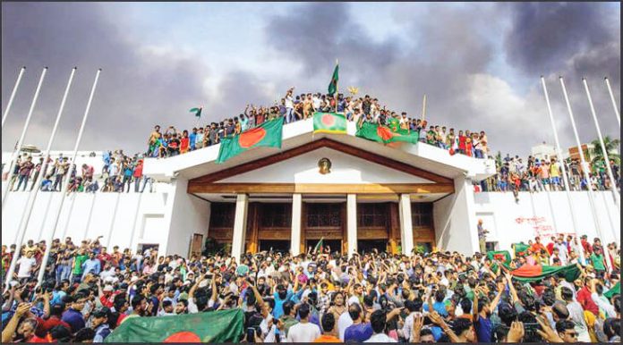 ৫ আগস্ট: প্রবল গণপ্রতিরোধের মুখে হাসিনার স্বৈরশাসন থেকে মুক্ত হয় বাংলাদেশ