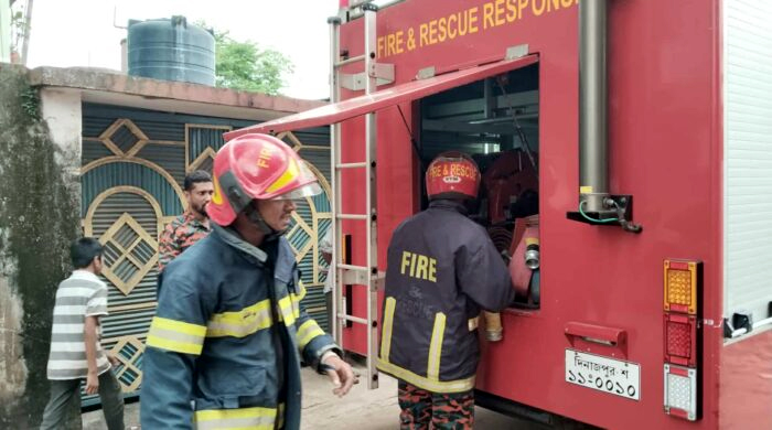 দিনাজপুরে গ্যাস সিলিন্ডারের আগুনে তিনজন দগ্ধ