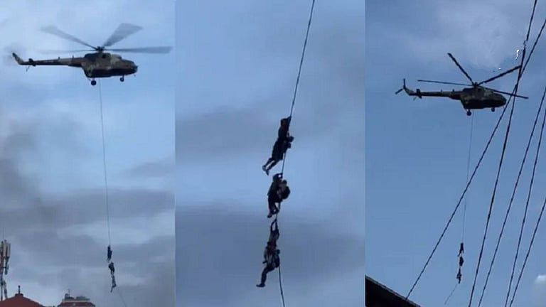 হেলিকপ্টারের দড়িতে ঝুলে পালালেন নেপালের মন্ত্রীরা