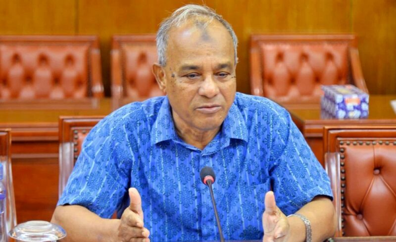ফরিদপুরে রাস্তা অবরোধ: স্বরাষ্ট্র উপদেষ্টা আইন প্রয়োগের সতর্কবার্তা