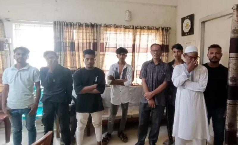 রাজধানীতে ‘জয় বাংলা’ স্লোগানে হঠাৎ আ.লীগের মিছিল