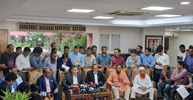 আলোচনার মাধ্যমেই জুলাই সনদ বাস্তবায়নের সমাধান সম্ভব: সালাহউদ্দিন আহমদ