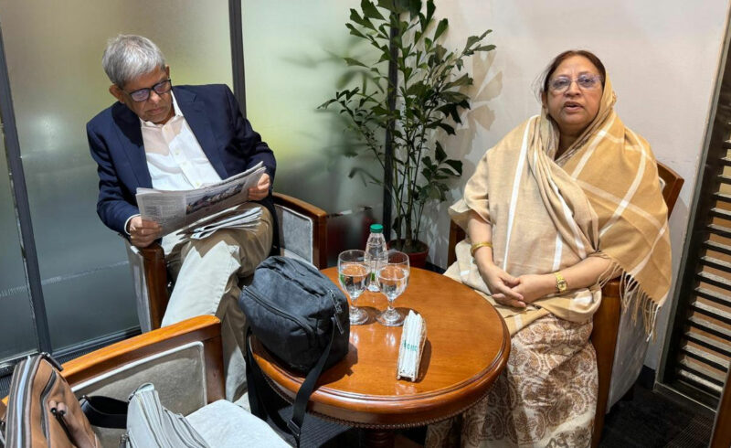সহধর্মিণীর চিকিৎসায় সিঙ্গাপুর গেলেন বিএনপি মহাসচিব