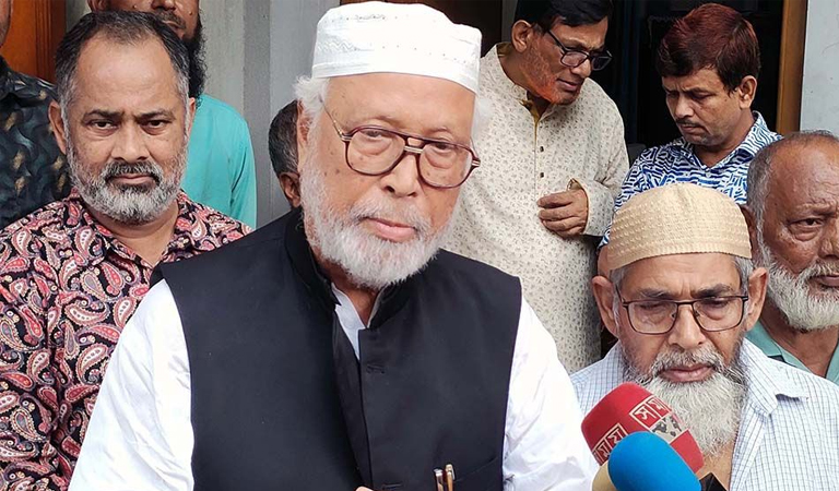 টাঙ্গাইলে কাদের সিদ্দিকীর বাসভবনে হামলা-ভাঙচুর, আতঙ্কে স্থানীয়রা