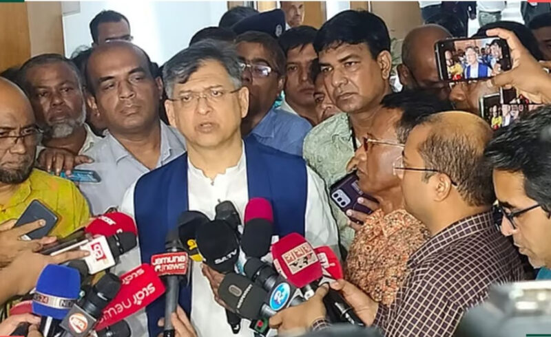 ঐকমত্য নয়, বিভক্তির পথে দেশকে ঠেলছে কমিশন: সালাহউদ্দিন আহমদ