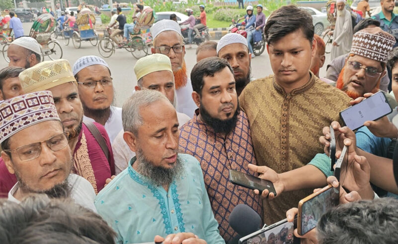 শিক্ষা উপদেষ্টার পদত্যাগ দাবি, নতুন কর্মসূচি ঘোষণা ইবতেদায়ী শিক্ষকদের