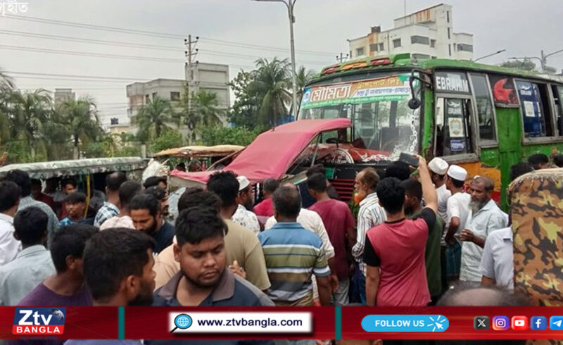 নারায়ণগঞ্জে সড়ক দূর্ঘটনায় নিহত ১ চালক ও হেলপারকে গণধোলাই