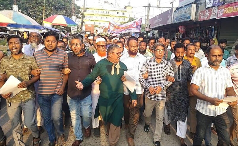 সিদ্ধিরগঞ্জে বিএনপি’র ৩১ দফার প্রচার-প্রচারণায় লিফলেট বিতরণ ও উঠান বৈঠক