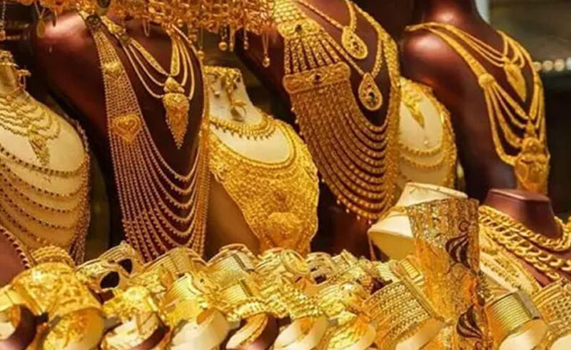 রেকর্ড উচ্চতায় সোনার দাম, ভরি ছাড়ালো ১ লাখ ৯৭ হাজার