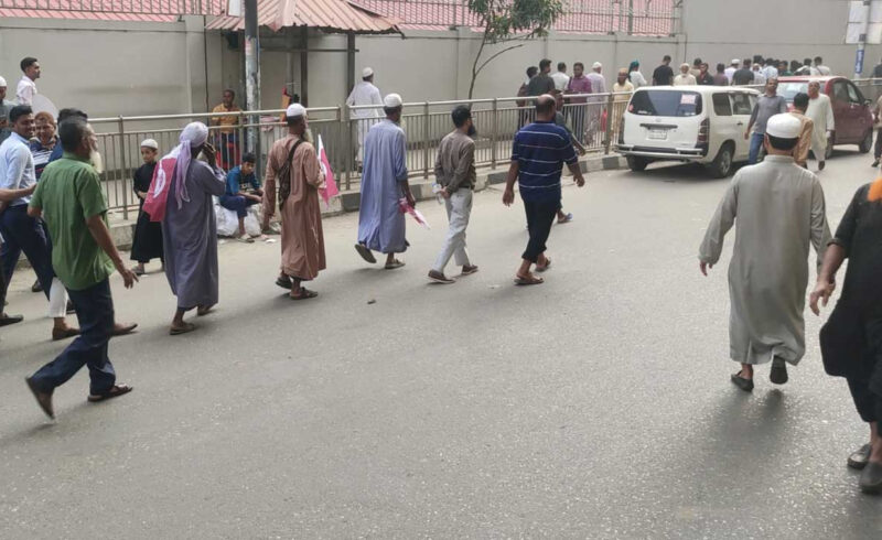 পল্টন মোড়ে আট দলের সমাবেশ, জনদূর্ভোগ বেড়েছে