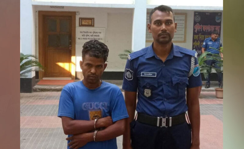 ‘স্ত্রীর সঙ্গে পরকীয়ার দায়ে বাবাকে কুপিয়ে হত্যা করেন ছেলে’