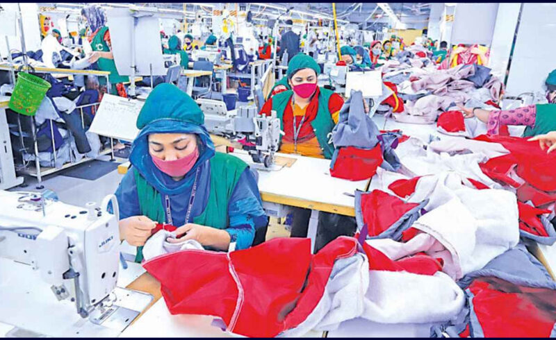 পোশাক শিল্পে বড় ধাক্কা, টানা কমছে পোশাক রপ্তানি