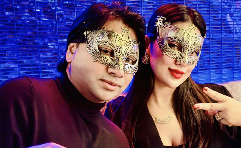 কার সঙ্গে হ্যালোইন উদযাপন করলেন অপু বিশ্বাস?