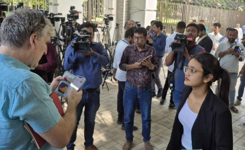 ‘ট্রাইব্যুনালে দেশি-বিদেশি গণমাধ্যমের উপচে পড়া ভিড়’