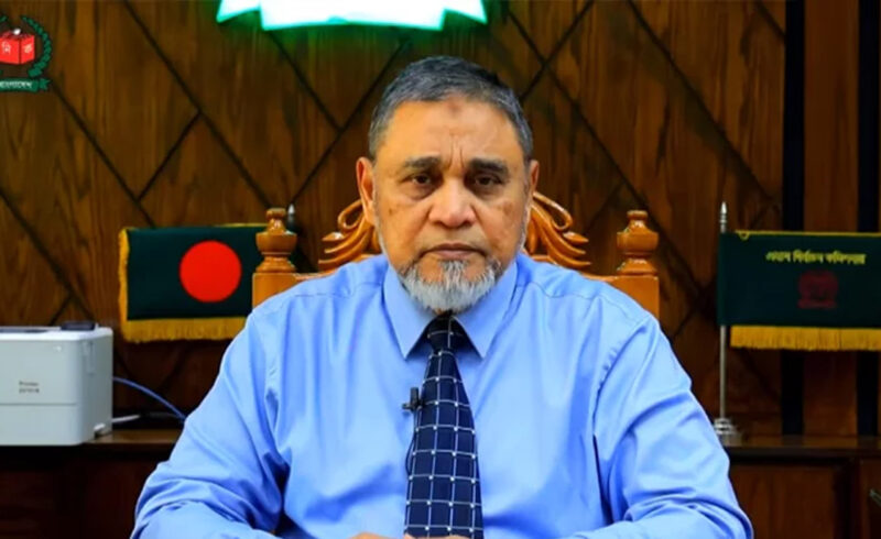 বিধ্বস্ত নাবিকের মতো চ্যালেঞ্জ নিয়ে ইসি কাজ করছে: সিইসি