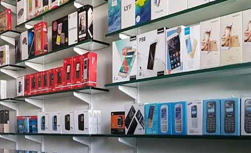 সারা দেশে মোবাইল ফোনের দোকান বন্ধ
