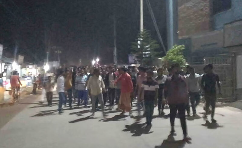 নাটোর-১ আসনে বোন বিএনপির মনোনীত প্রার্থী, প্রতিবাদে ভাইয়ের সমর্থকদের বিক্ষোভ